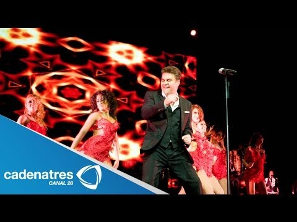 Manuel Mijares recibe premio en el Metropolitan / MAnuel Mijares en el Metropolitan