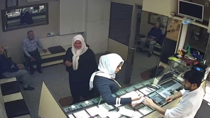 Erzincan'da Kuyumcu Soyan Hırsızlar Kamerada