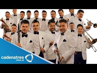 Integrantes de la Banda Recodo dan apoyo al Comander