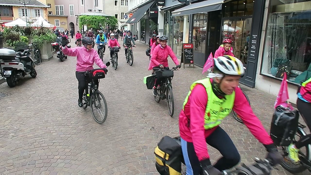 Chambéry : départ du tour à vélo en rose contre le cancer du sein "5 jours, cinq lacs en Savoie Mont-Blanc"