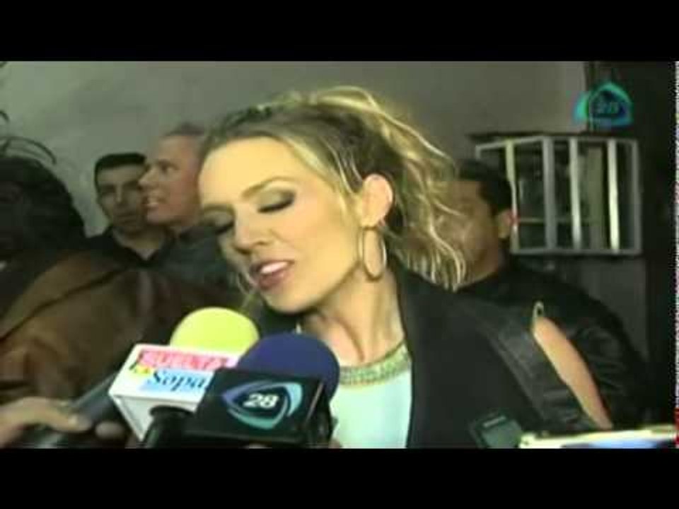 Fey niega nueva relación sentimental / Fey den...