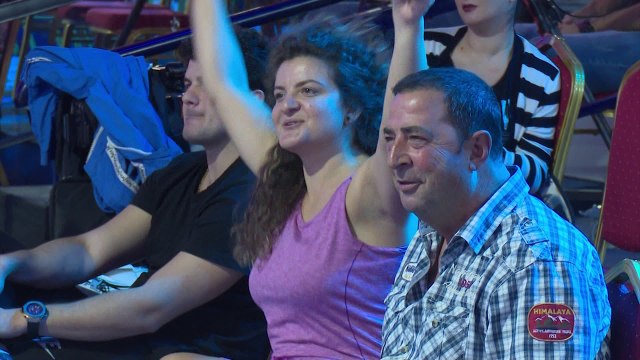 Rikthehet Al Pazar , spektakli i humorit çdo të shtunë në Vizion Plus - News, Lajme - Vizion Plus