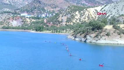 Download Video: Tunceli'de İlk Kez Düzenlenen Yamaç Paraşütü Akrobasi Şampiyonası Başladı