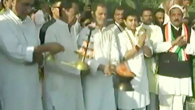 Rahul Gandhi ने Jabalpur में Uma Ghat पर की Narmada Aarti, Watch Video । वनइंडिया हिंदी
