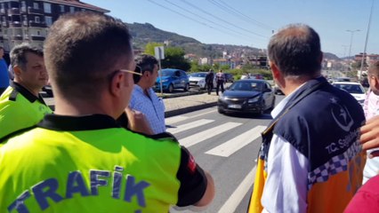 Lise öğrencilerine otomobil çarptı… 1’i ağır 2 yaralı