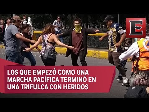 Enfrentamiento entre porros y estudiantes de CCH en Ciudad Universitaria