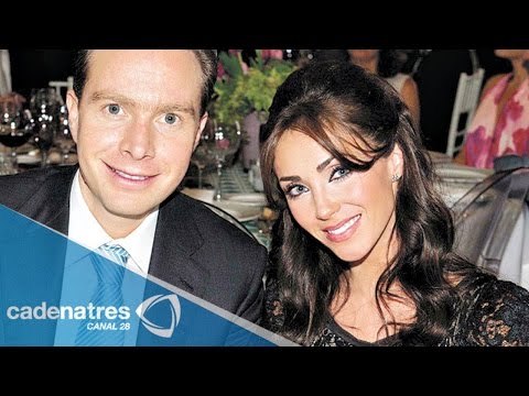 Anahí recibe anillo de compromiso / Anahí receives engagement ring