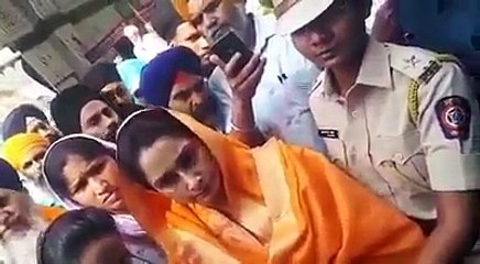 sikhs protest against harsimrat in nanded