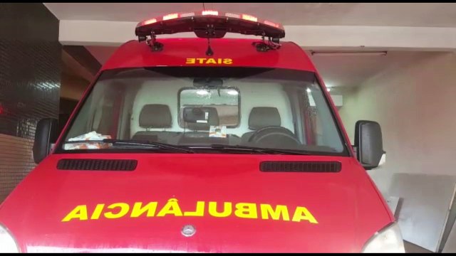 Idosa é levada pelo Siate para UPA Tancredo