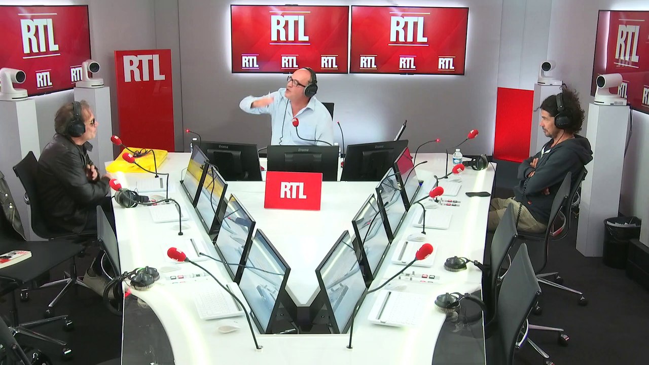 "Johnny Hallyday me manque comme personne", confie Yarol Poupaud sur RTL