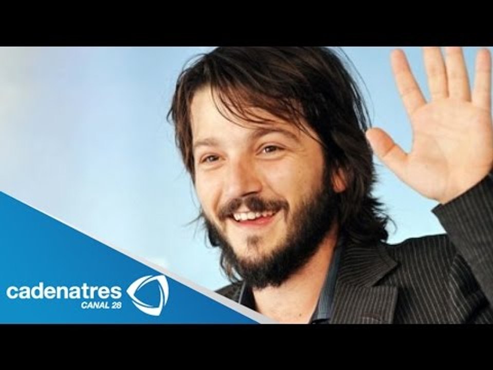 Diego Luna festeja por las 150 representaciones de Cada vez nos despedimos mejor
