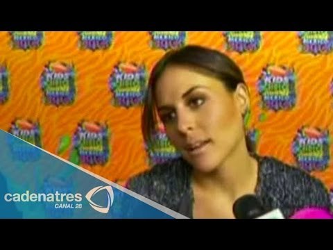 Zuria Vega llena de trabajo / Zuria Vega full working