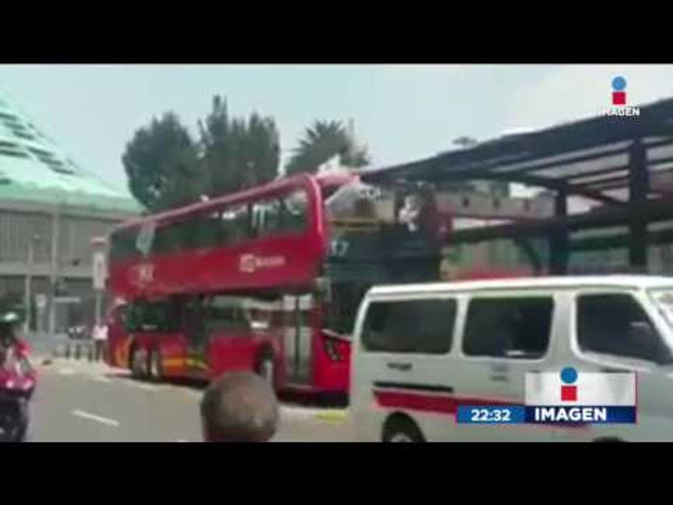 El nuevo Metrobús ya tuvo su primer percance | Noticias con Ciro Gómez Leyva