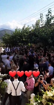 Η Μαρία Μενούνος με άμαξα στην εκκλησία στο Άκοβο Αρκαδίας