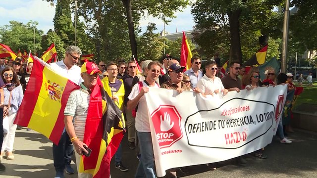 Manifestación contra el impuesto de sucesiones y la política de Sánchez