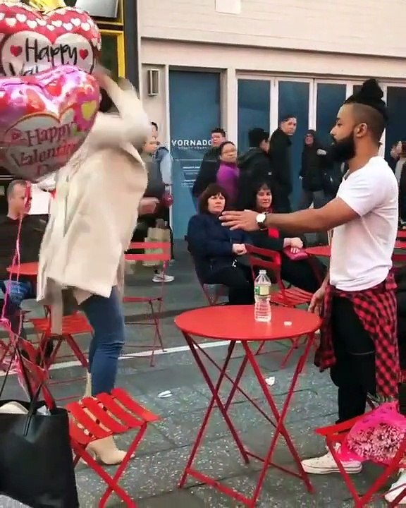 Quand ta copine est très très jalouse... Pour un simple appel d'une autre fille