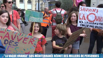 Marseille : la "vague orange" de SOS Méditerranée à réunit des milliers de personnes.
