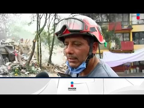 Este bombero entregó dinero y joyas encontradas en labores de rescate | Noticias con Francisco Zea