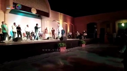 رقص وغناء ومرح.. "أحمد" أصغر عازف سمسمية وقف على المسرح