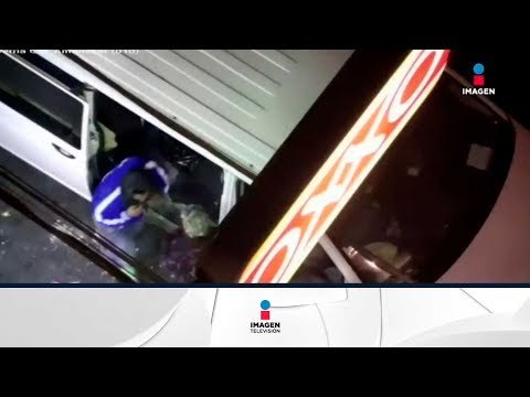 Cámara de seguridad capta cómo saquearon un Oxxo | Noticias con Ciro Gómez Leyva