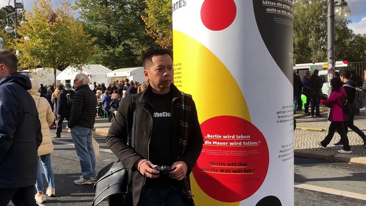 Ein Philippiner erlebt den Tag der Deutschen Einheit