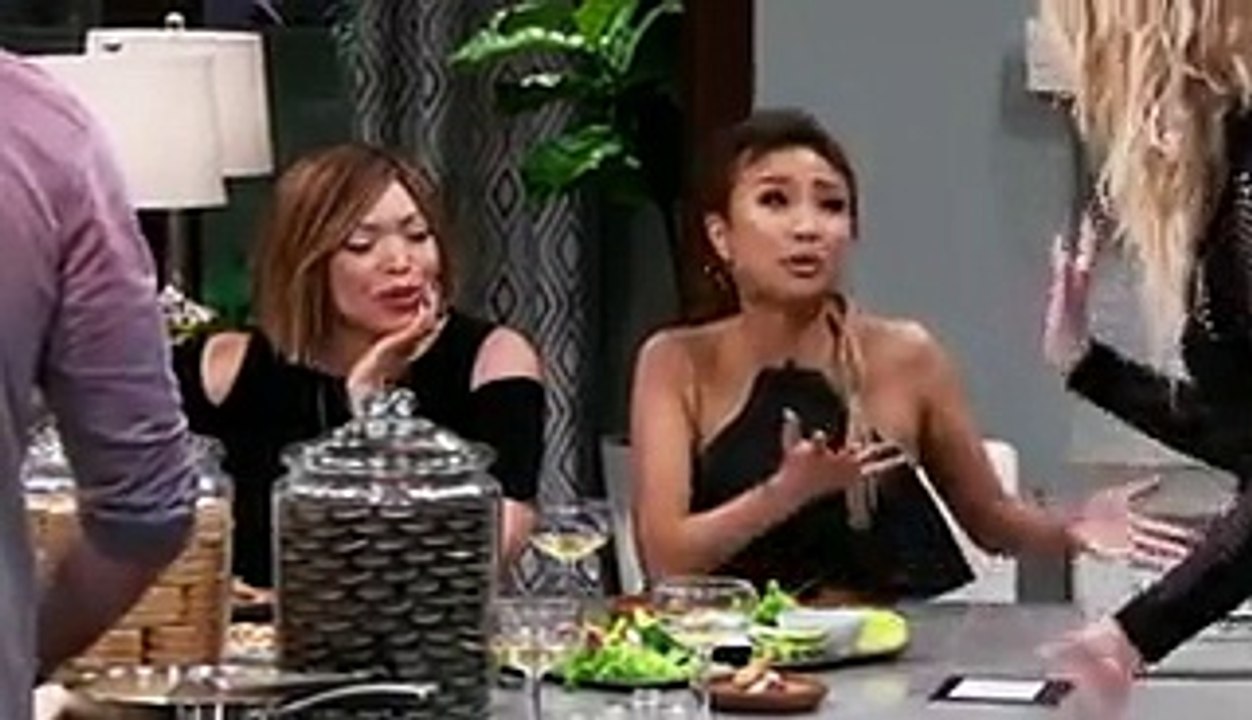 Kocktails With Khloe S1E12-S 1 E 12-s01e12