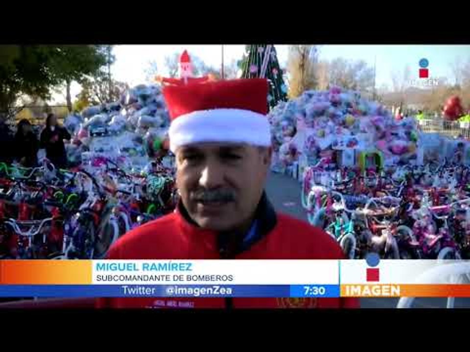 Bomberos en Cd. Juárez reparten regalos a los niños | Noticias con Francisco Zea