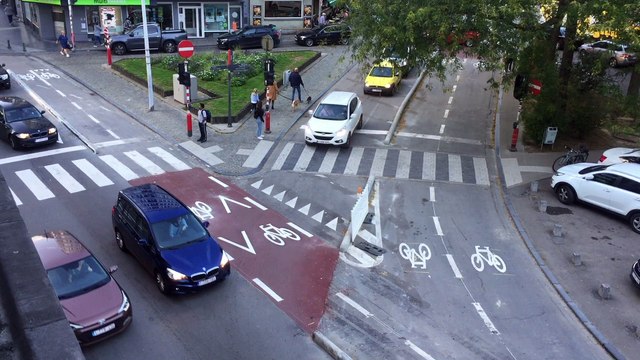 Couloir à vélos Place du XX Aout - Liège