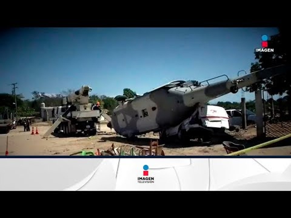 Remueven helicóptero de la Sedena que se desplomó en Oaxaca | Noticias con Francisco Zea