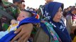 VIDEO: Hundreds of quake survivors throng Palu’s airport, waiting and hoping for a flight out of the devastated city.(Video: Reuters)