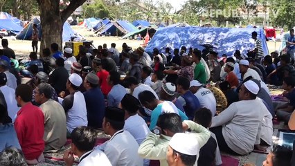 Masjid Agung Rusak, Warga Palu Gelar Salat Jumat di Halaman