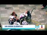 Niñas juegan con su compañera en silla de ruedas | Noticias con Francisco Zea