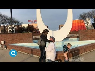 Le propone matrimonio a su novia y su niño se orina frente a ellos | Qué Importa