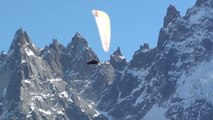 “Une voile dans le soleil”, Parapente d’hiver au Brévent.