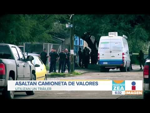 ¡Como de película! Chocan contra camioneta de valores para robarla | Noticias con Zea