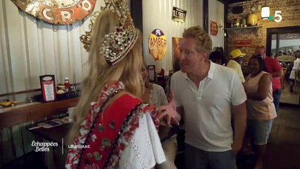 Dans "Echappées Belles" en Louisiane, Jérôme Pitorin rencontre... Miss Ecrevisses ! Regardez