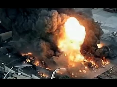 ¡Explota y se incendia almacén! | Noticias con Zea