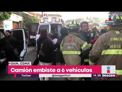 Camión embiste a 6 vehículos por querer ganar pasaje | Noticias con Yuriria Sierra