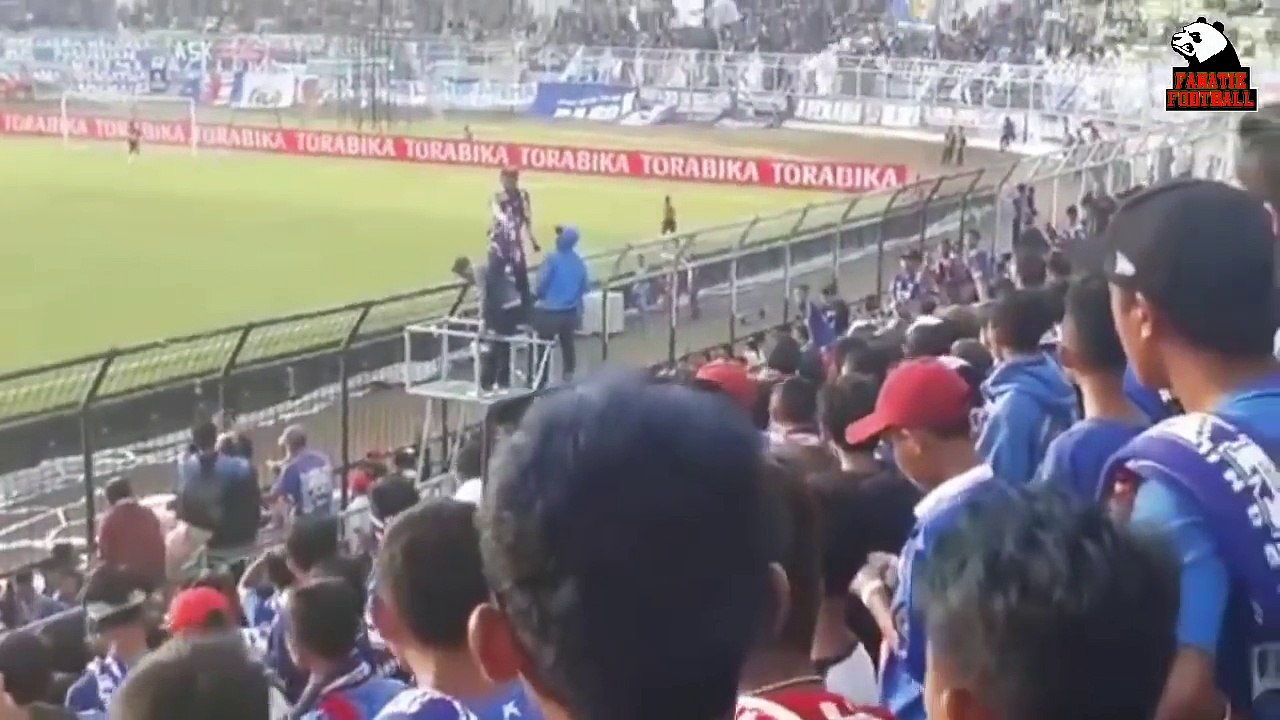 Derby Jatim Aremania Nyanyikan Chants ini Untuk Bonek | Arema 1 vs 0 Persebaya