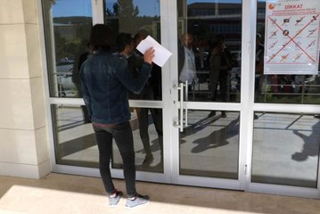 KPSS'ye Geç Kalan Adayların, 1 Dakikayla Memurluk Hayalleri Bitti