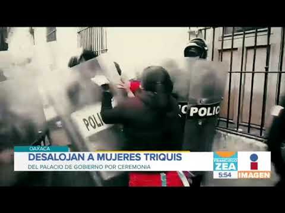 Desalojan a mujeres triquis de palacio de gobierno | Noticias con Francisco Zea