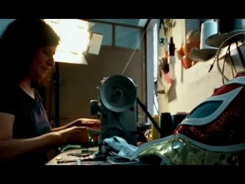 La señora que hace las mejores máscaras de lucha libre del mundo | Noticias con Zea