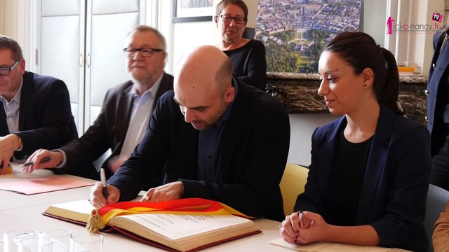 Roberto Saviano reçoit la médaille d'Or de la Ville de Nancy par Gilbert Thiel