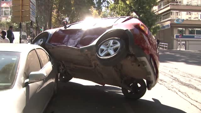Başkent'te Trafik Kazası: 2 Yaralı
