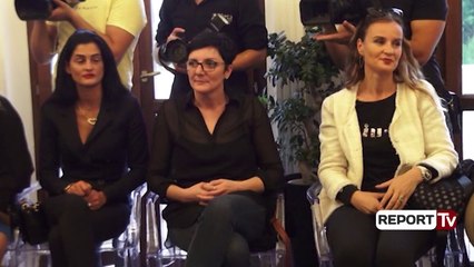 Report Tv-28 vajza nga Kosova me emrin Vlora vizitojnë qytetin bregdetar