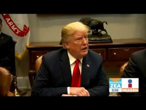 Trump pide a hispanos lealtad solo a una bandera y un himno nacional | Noticias con Francisco Zea