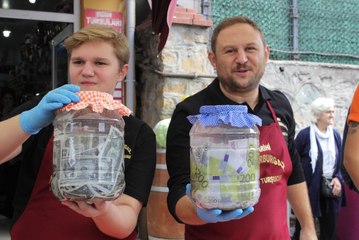 Kur Oyununa Döviz Turşulu Tepki