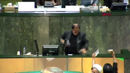 Tartışmalı Tasarı Kavgayla İran Meclisinde Onayladı