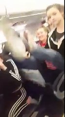 Des musiciens irlandais mettent l'ambiance dans l'avion