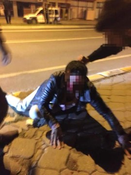 Öfkeli Grup, Akrabamızı Taciz Etti Dedikleri Kişiyi Öldüresiye Dövdü